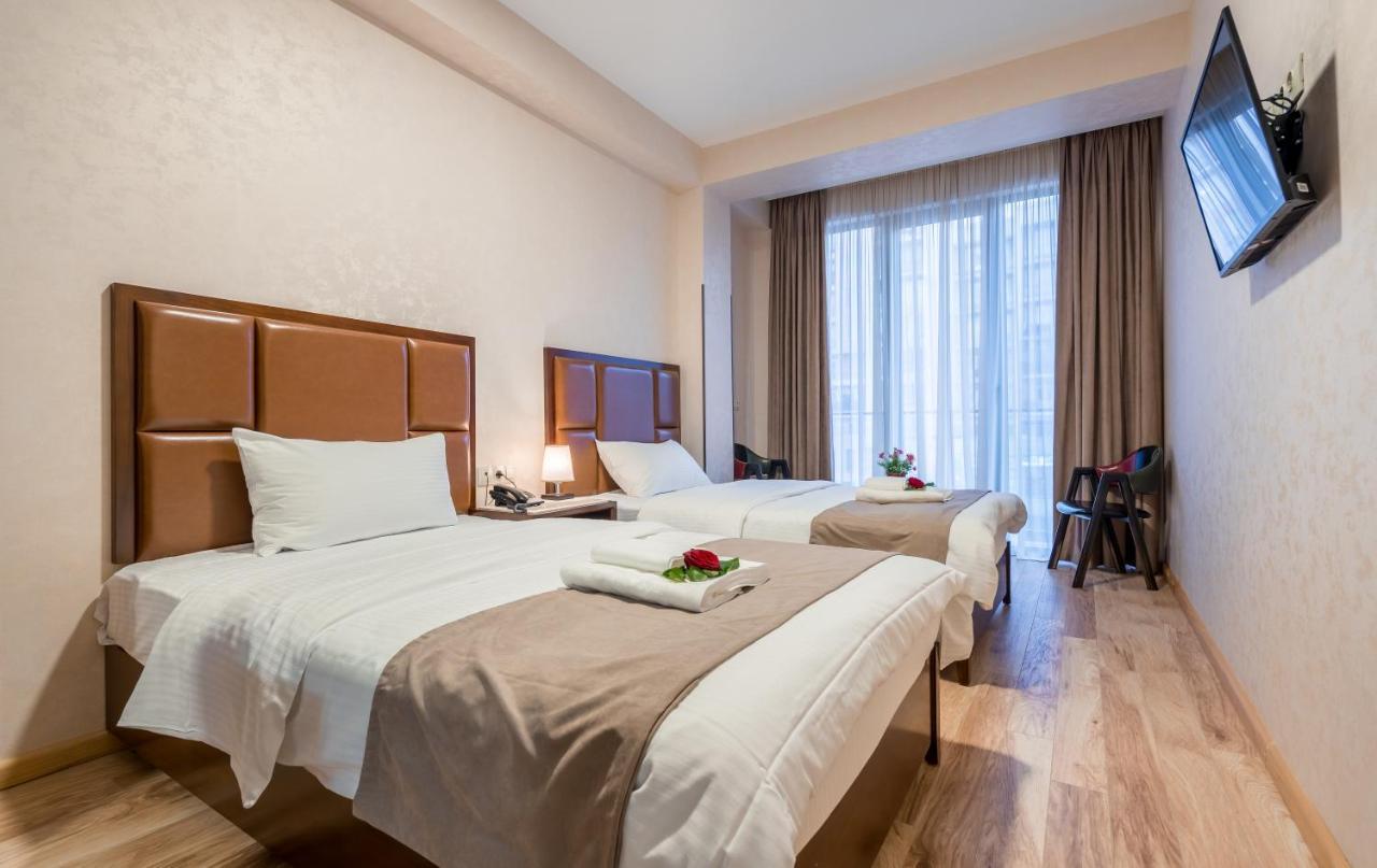 Aura Hotel Tbilisi Exterior photo